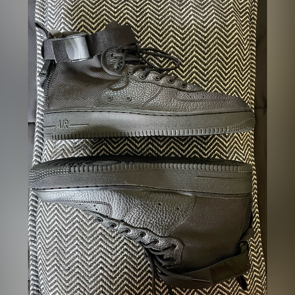 Nike SF Air Force 1 7y kids womens 8.5 triple black goddess of war